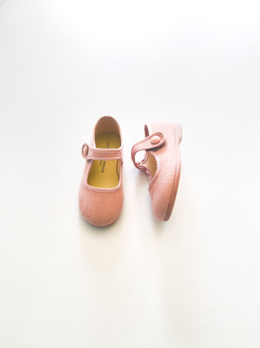 1144-02 Mercedita Maquillaje