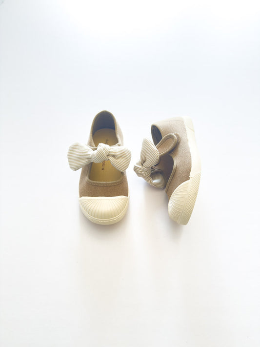 4016-38 Bow Sneaker Tostado
