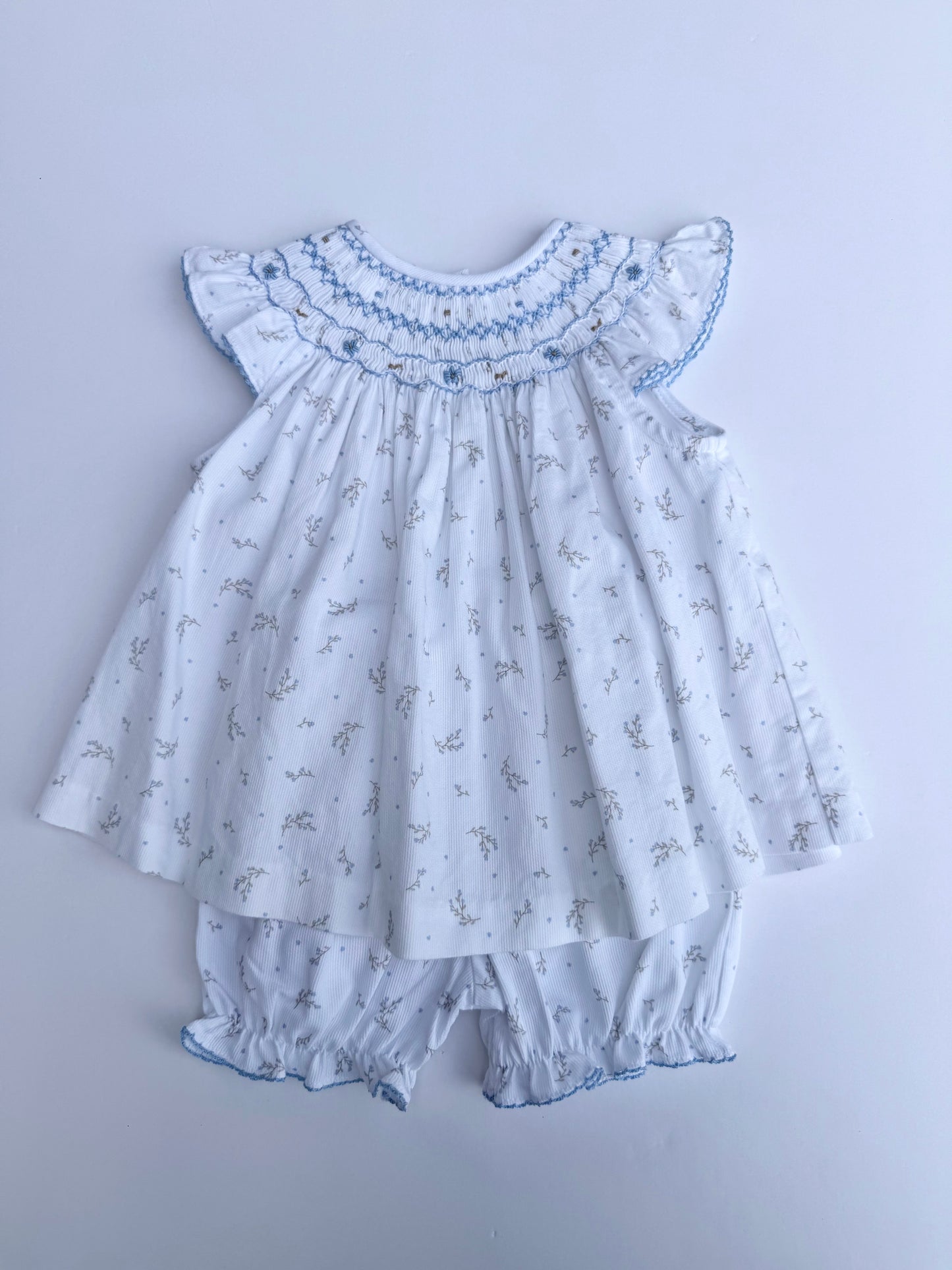 F16-25-1 White Pique & Blue Flowers Bishop Set