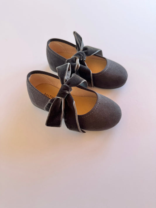 1174-02 Grey Bow Mary Jane