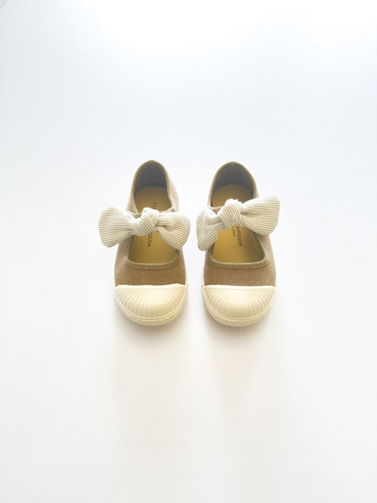 4016-38 Bow Sneaker Tostado